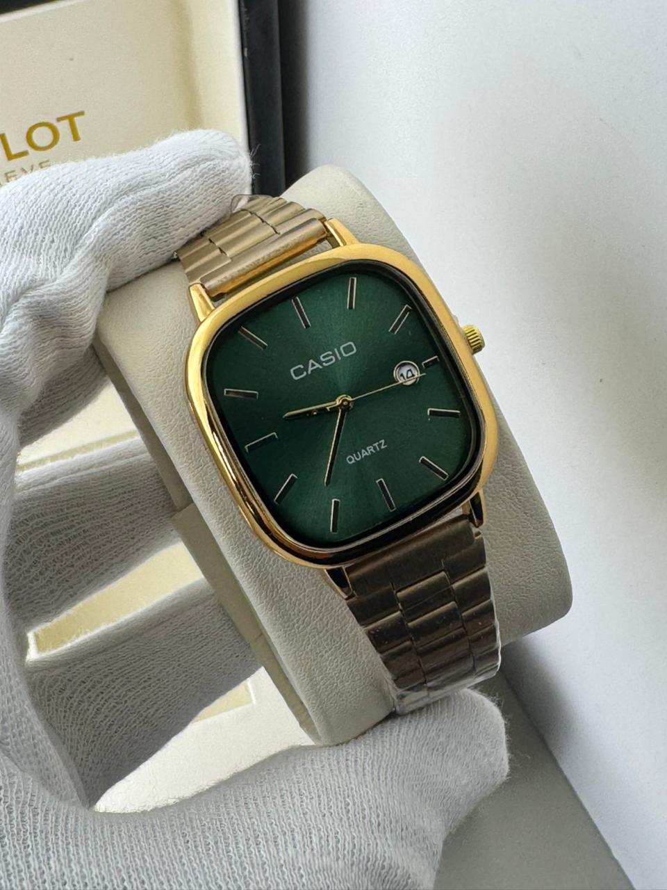 Casio Analog Gold - Green