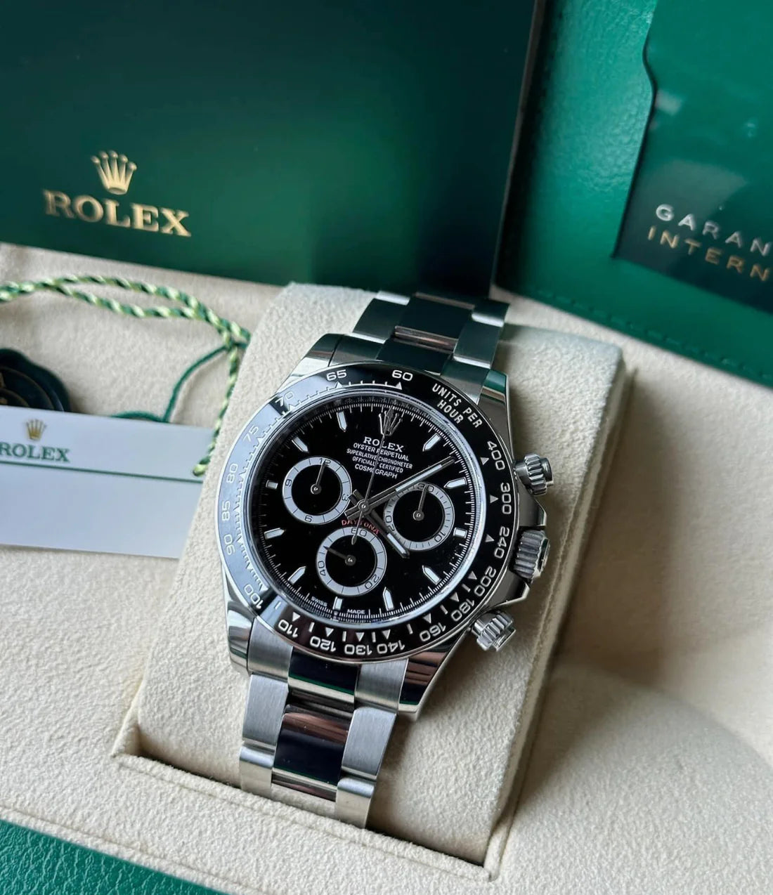 Rolex Cosmograph Daytona Black dial  comInline Delivery Info